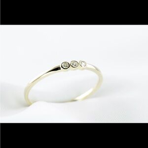 Carolyn Bessette 90s Minimalist 14k Gold Plated Trio Bezel Ring. Size 9